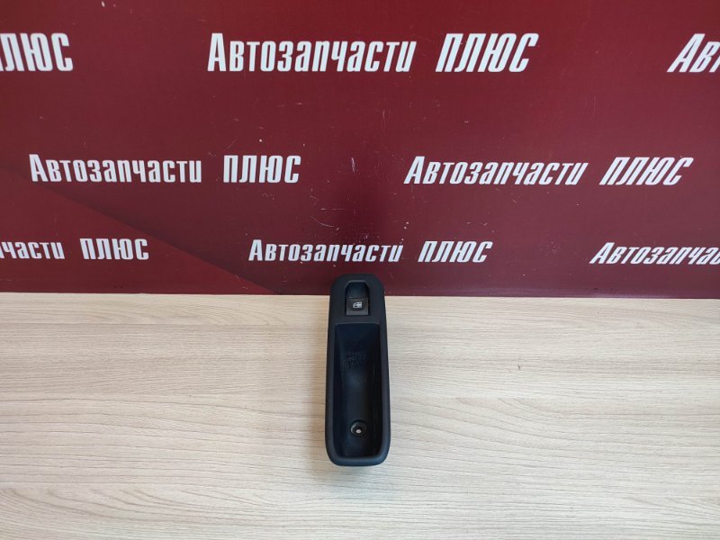 Кнопка стеклоподъемника - фото 1