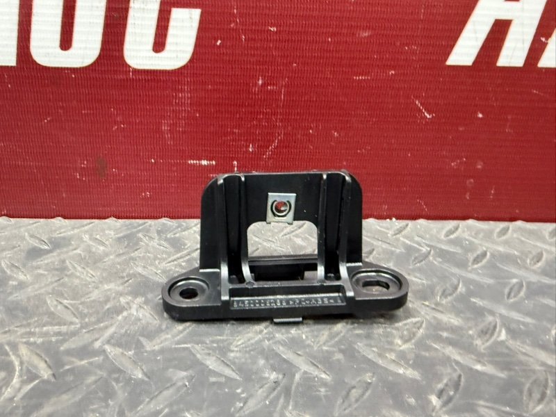 Кронштейн обшивки двери - фото 2