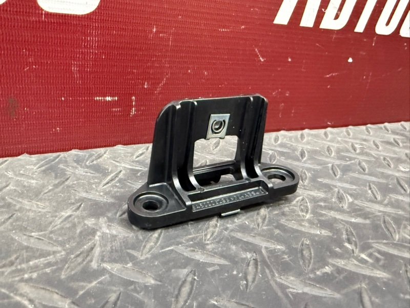 Кронштейн обшивки двери - фото 3