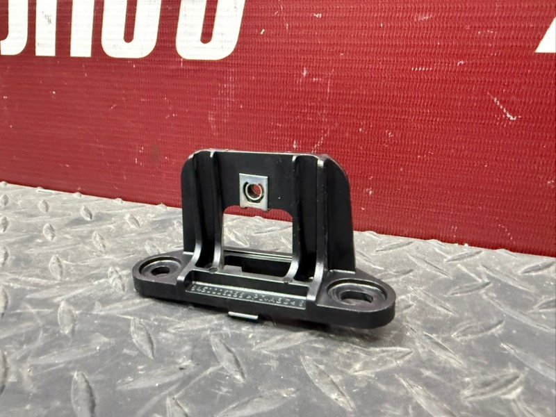 Кронштейн обшивки двери - фото 4