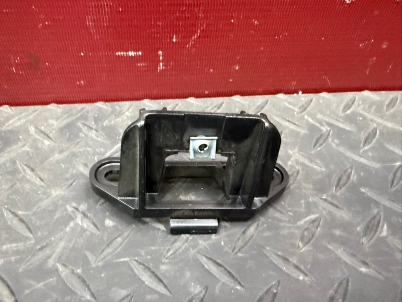 Кронштейн обшивки двери - фото 6