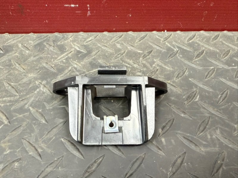 Кронштейн обшивки двери - фото 8