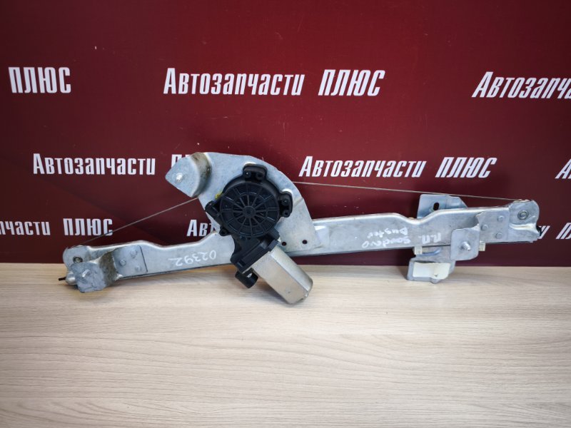 Стеклоподъемник    двери - фото 1
