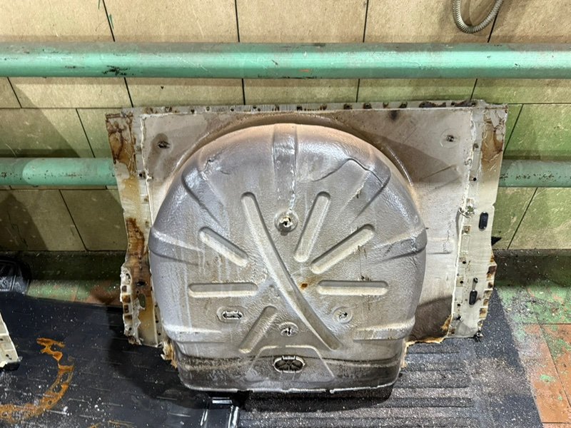 Ниша запасного колеса - фото 6