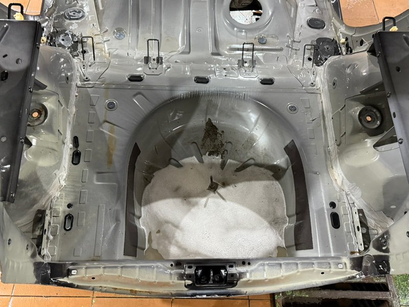 Ниша запасного колеса - фото 1