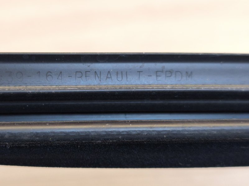 Уплотнитель стекла двери внутренний - фото 9