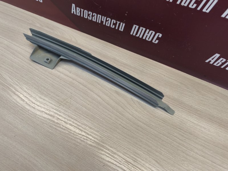 Направляющая стекла     двери - фото 4