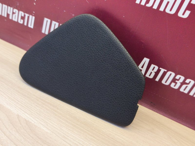 Крышка блока предохранителей салона - фото 3