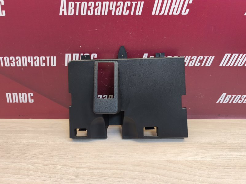 Крышка бардачка - фото 1