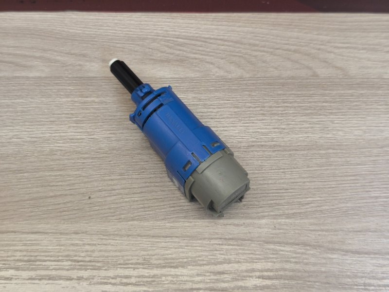 Датчик педали сцепления - фото 3