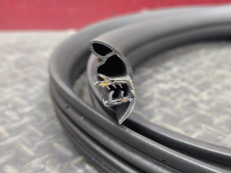 Уплотнитель проема      двери - фото 6