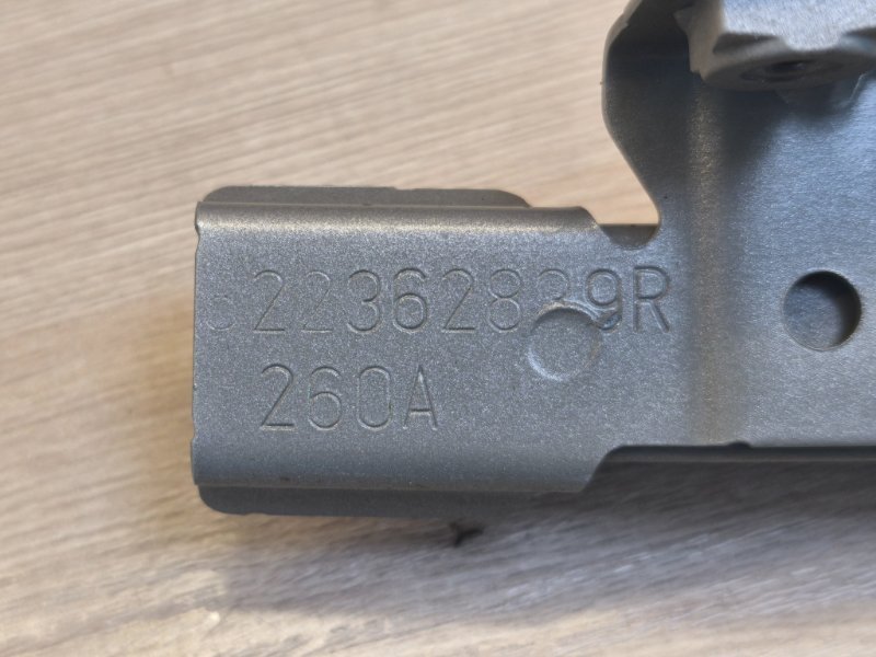 Направляющая стекла двери - фото 10