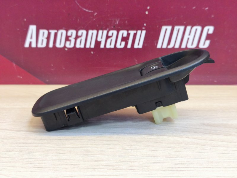 Кнопка стеклоподъемника - фото 6