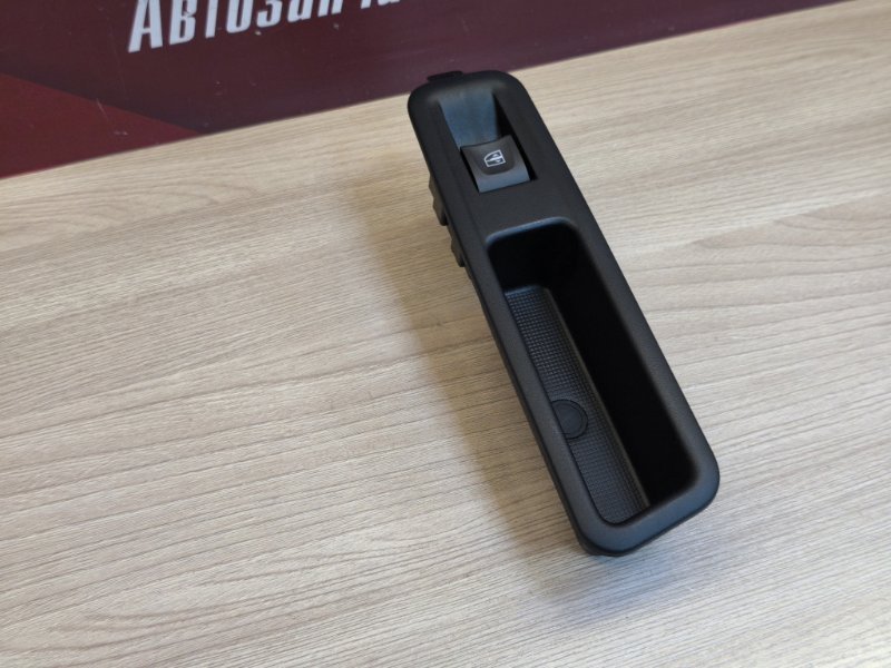 Кнопка стеклоподъемника - фото 4