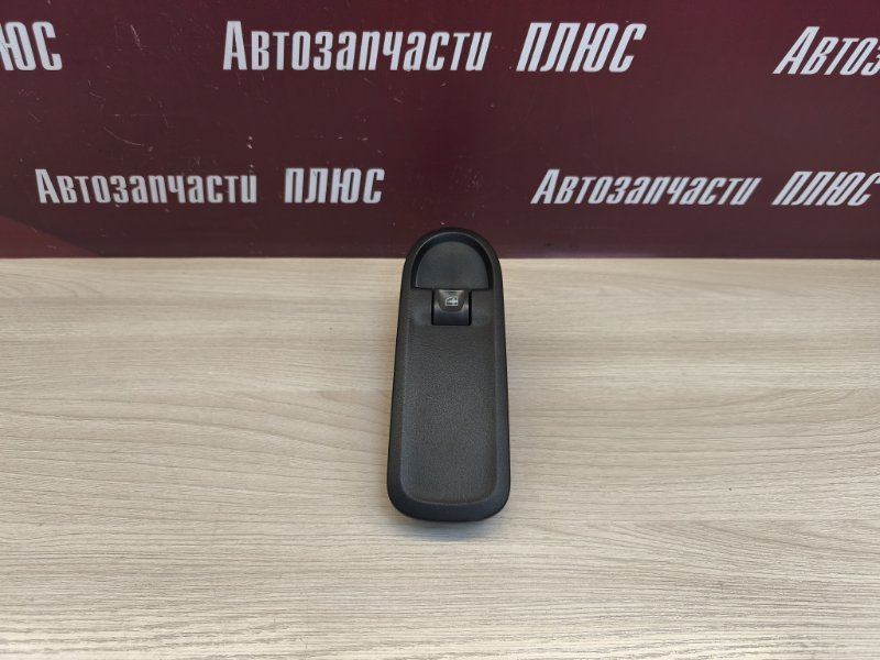 Кнопка стеклоподъемника - фото 1