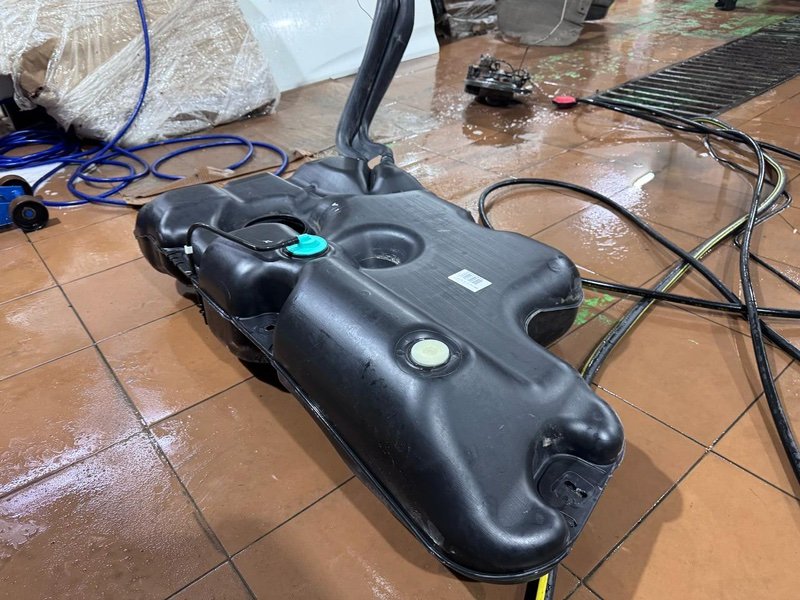 Топливный бак - фото 1