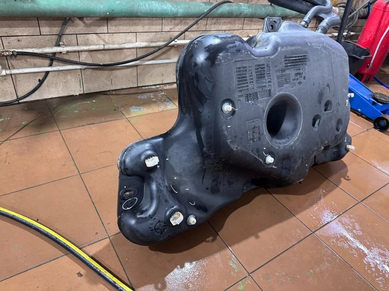 Топливный бак - фото 8