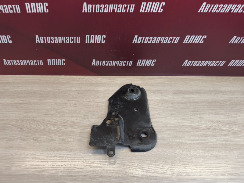 Кронштейн подрамника - фото 1