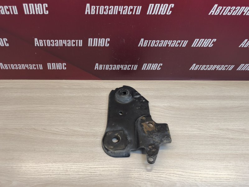 Кронштейн подрамника - фото 1