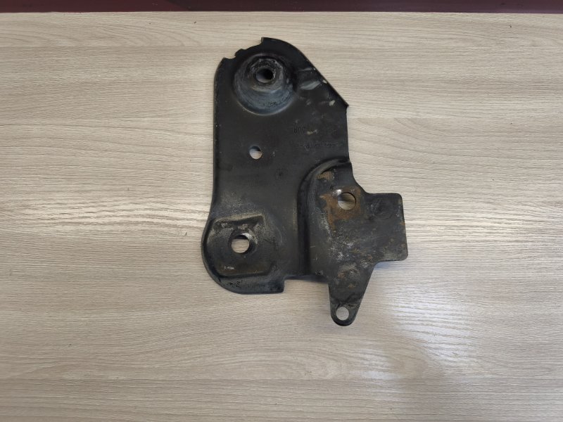 Кронштейн подрамника - фото 3