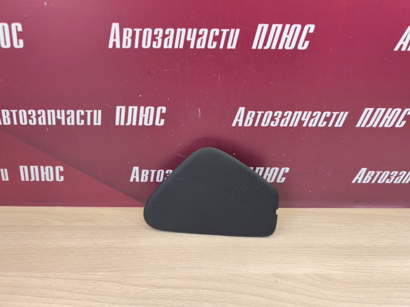 Крышка блока предохранителей салона - фото 1