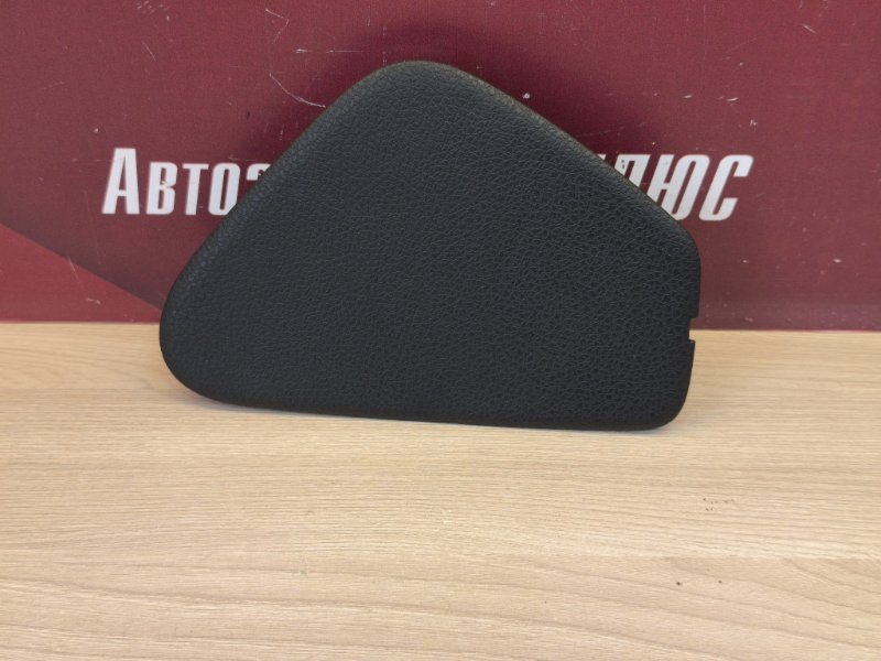 Крышка блока предохранителей салона - фото 2