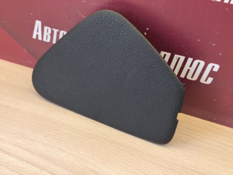 Крышка блока предохранителей салона - фото 3