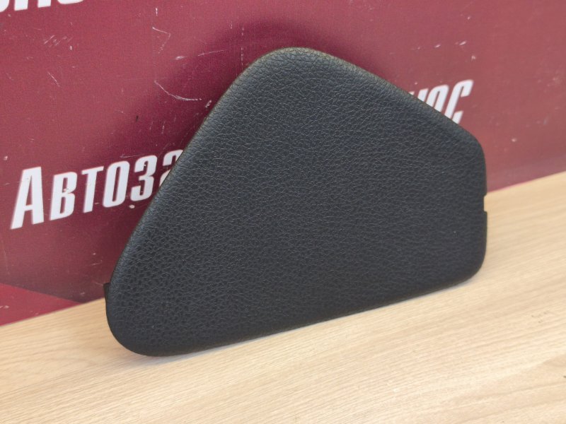 Крышка блока предохранителей салона - фото 4