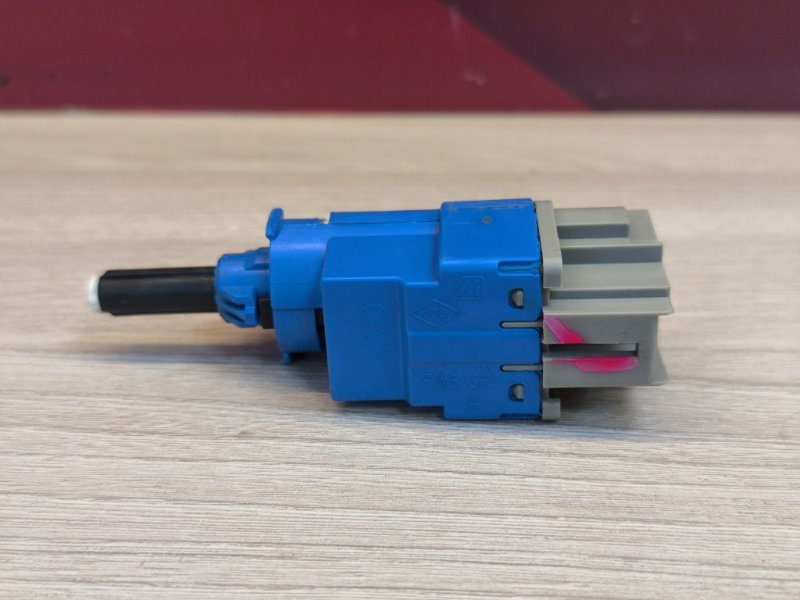 Датчик педали сцепления - фото 8