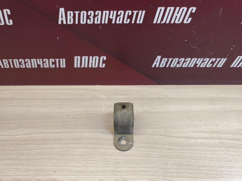 Кронштейн втулки стабилизатора - фото 1
