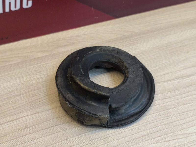 Верхняя опора    пружины - фото 9