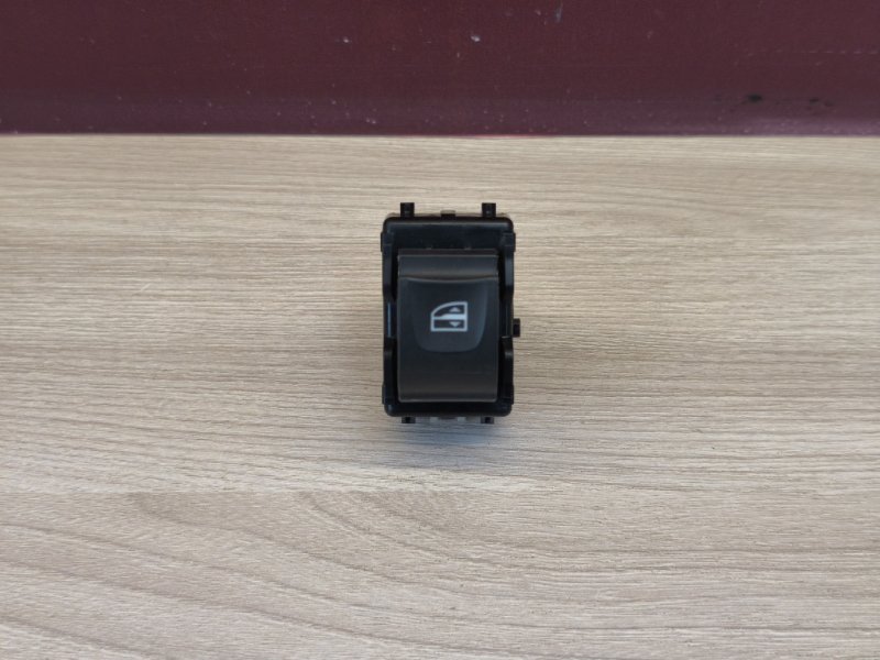 Кнопка стеклоподъемника - фото 2