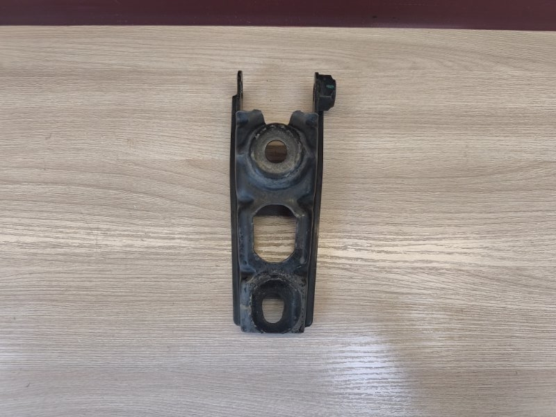 Кронштейн опоры двигателя - фото 2