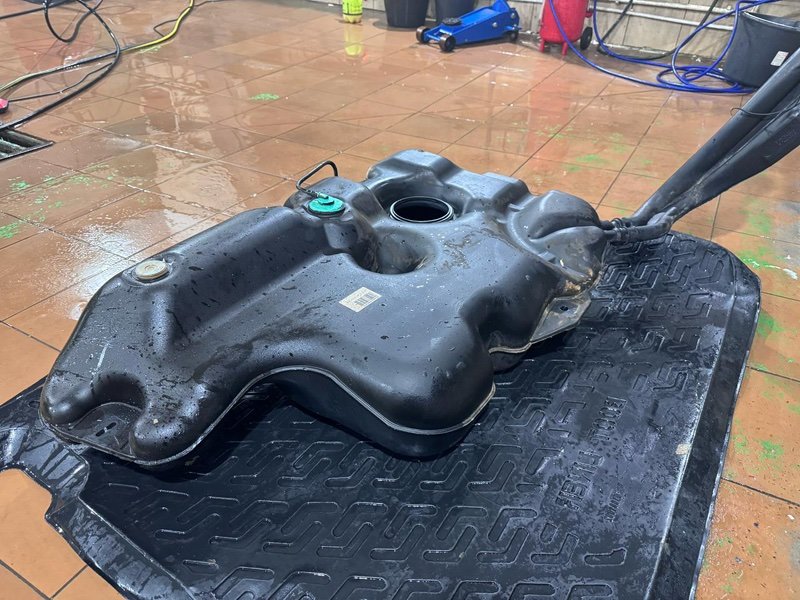 Топливный бак - фото 3