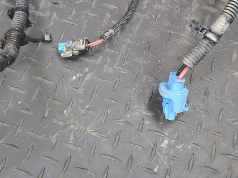 Проводка подкапотная - фото 8