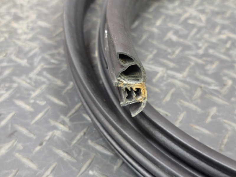 Уплотнитель проема      двери - фото 6