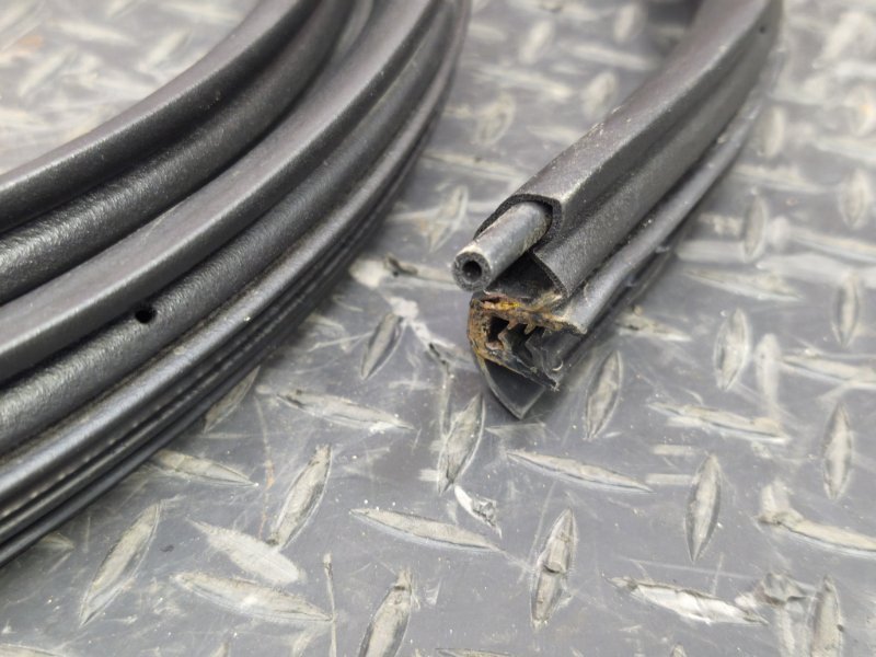 Уплотнитель проема      двери - фото 7