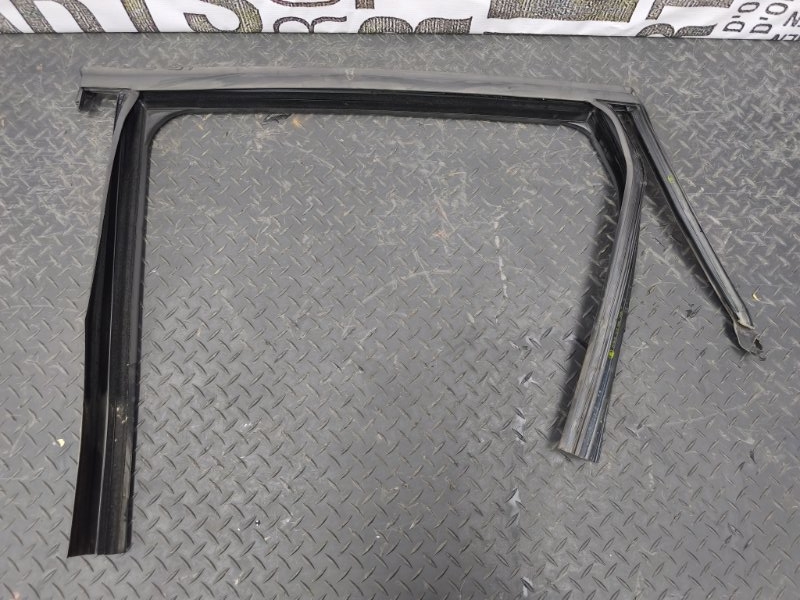Уплотнитель рамки двери - фото 2