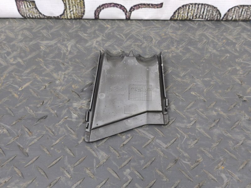 Крышка блока предохранителей - фото 2