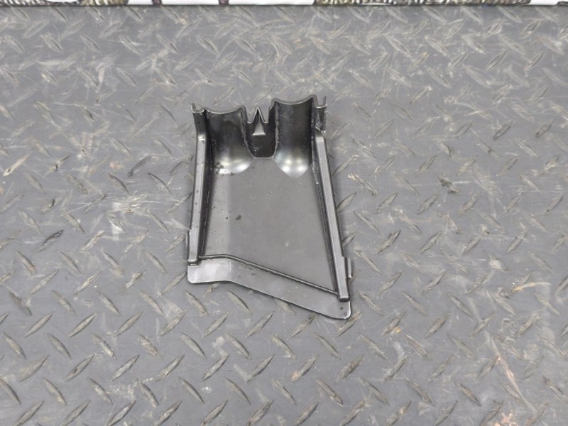 Крышка блока предохранителей - фото 6