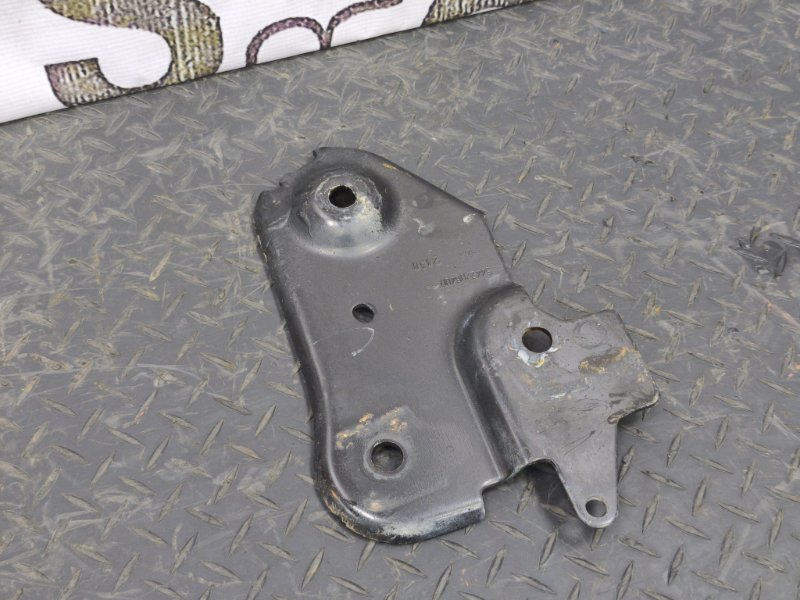 Кронштейн подрамника - фото 4