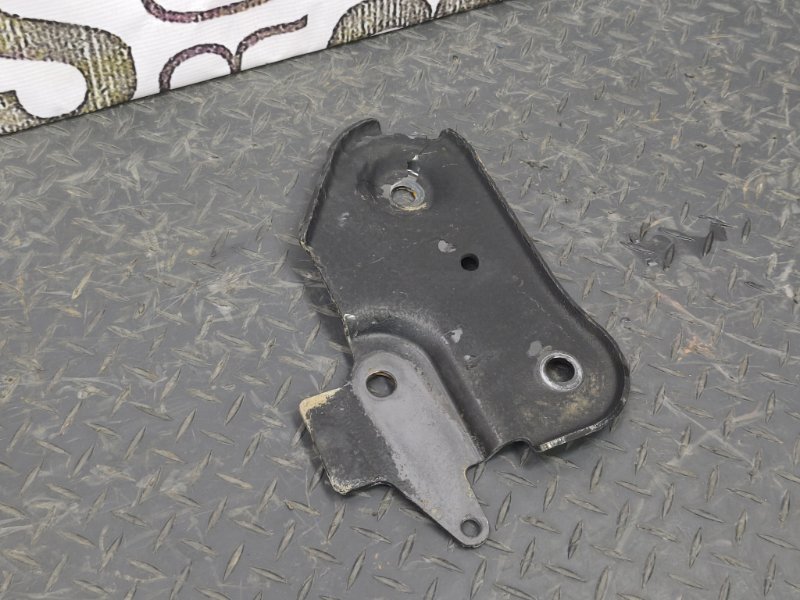 Кронштейн подрамника - фото 8