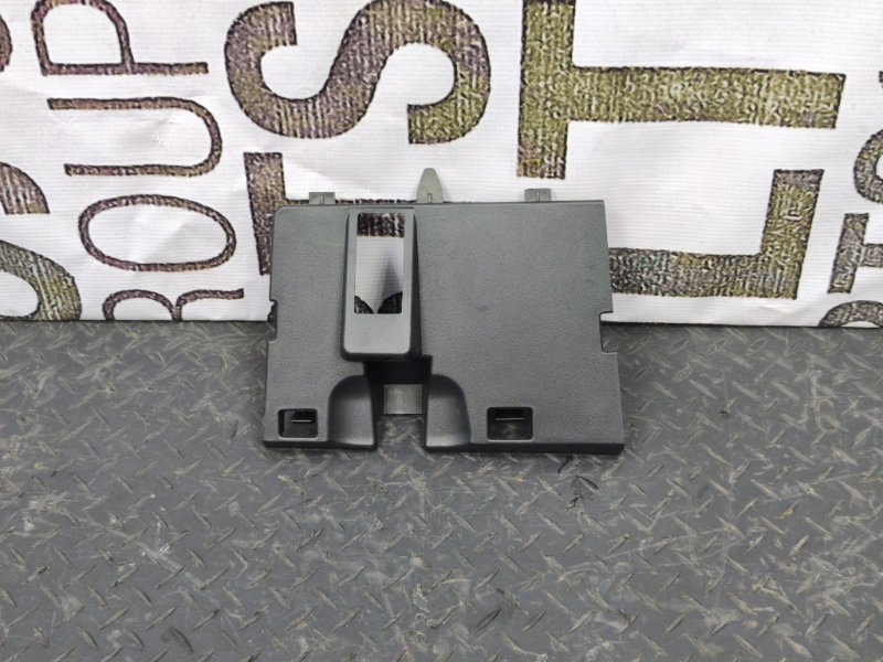 Крышка бардачка - фото 1