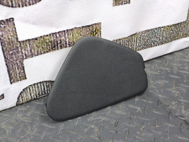 Крышка блока предохранителей салона - фото 4