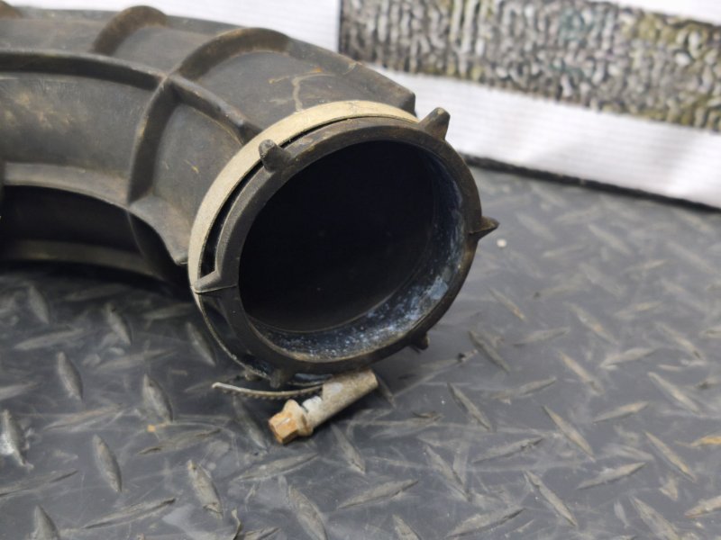 Патрубок воздушного фильтра - фото 5