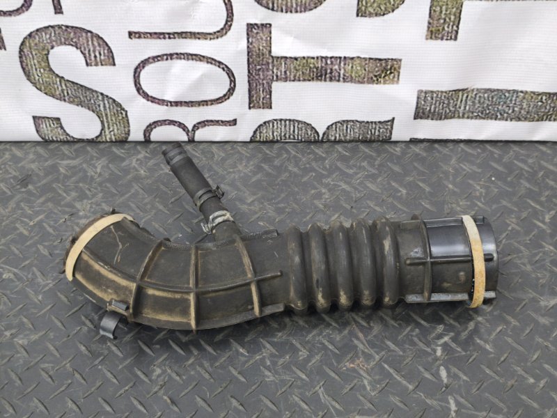 Патрубок воздушного фильтра - фото 9