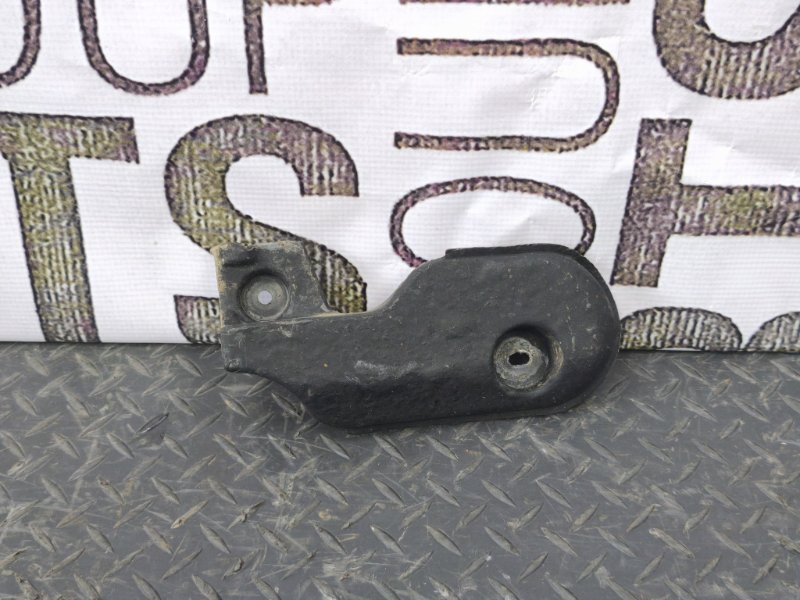 Защита датчика ABS - фото 1