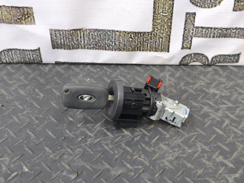 Замок зажигания - фото 1