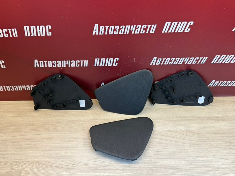 Крышка блока предохранителей - фото 8