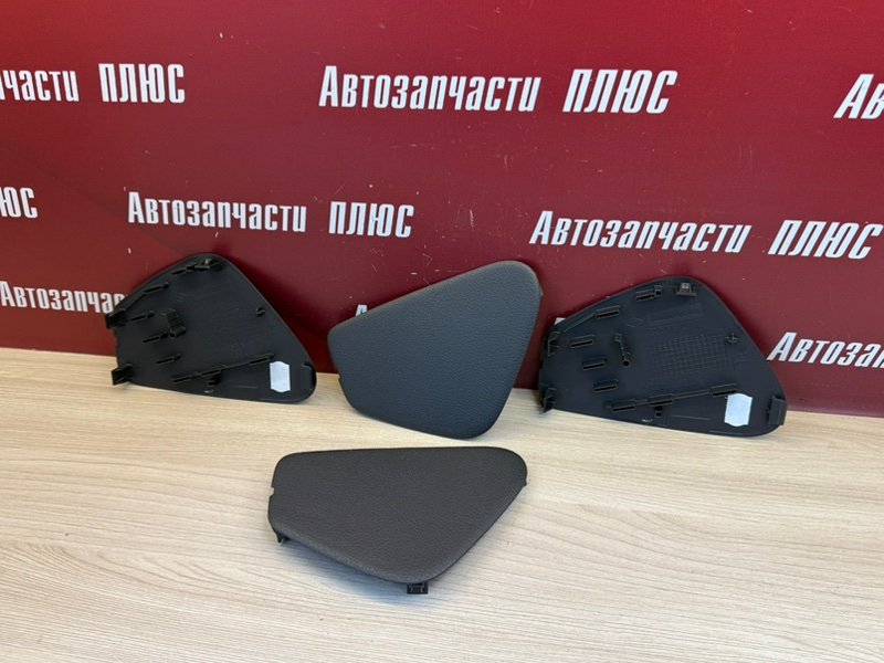 Крышка блока предохранителей - фото 10